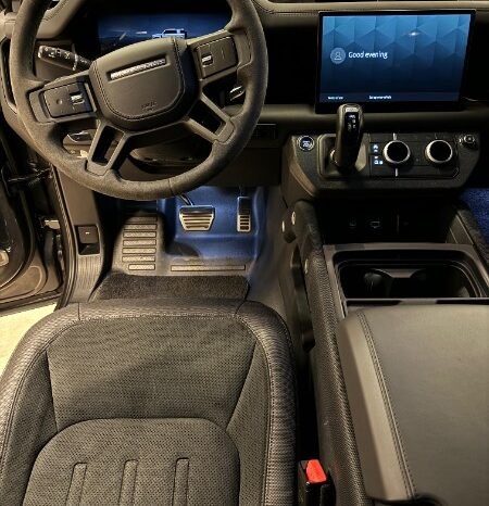 
Land Rover Defender 2023 full									