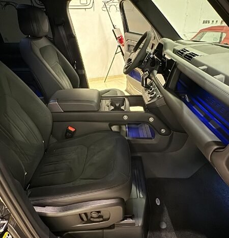 
Land Rover Defender 2023 full									