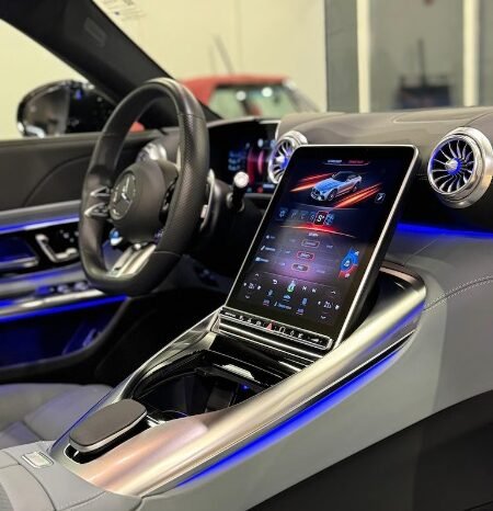 
Mercedes-Benz SL63 AMG 2023 full									