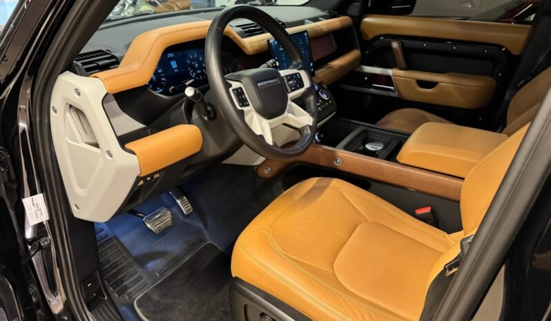 
Land Rover Defender 2023 full									