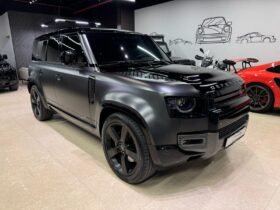 Land Rover Defender 2023