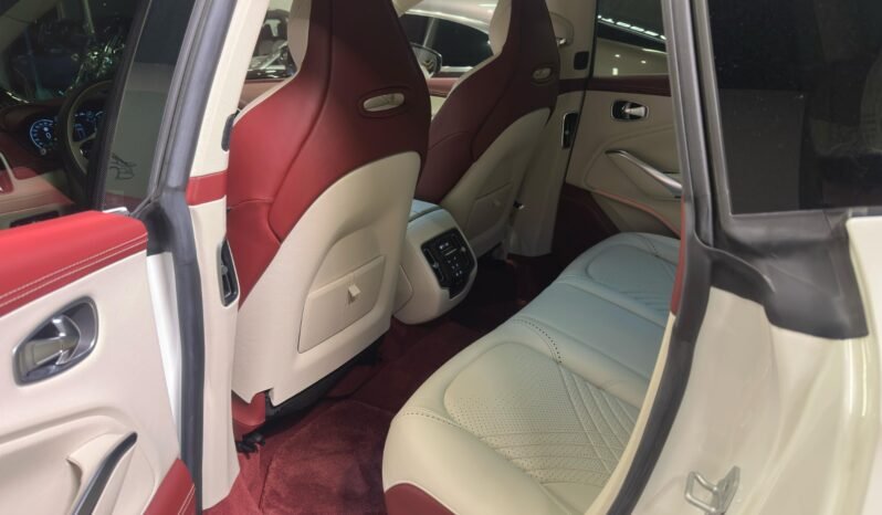 
Aston Martin DBX 2021 full									