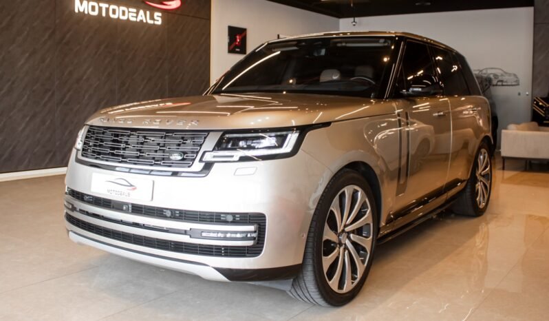 
Land Rover Range Rover Vogue HSE P530 V8 2023 full									