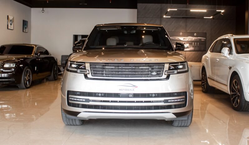 
Land Rover Range Rover Vogue HSE P530 V8 2023 full									