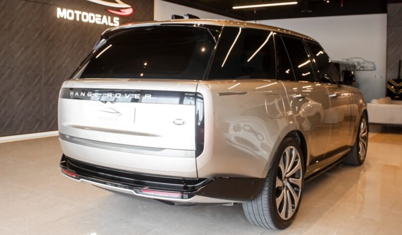 
Land Rover Range Rover Vogue HSE P530 V8 2023 full									