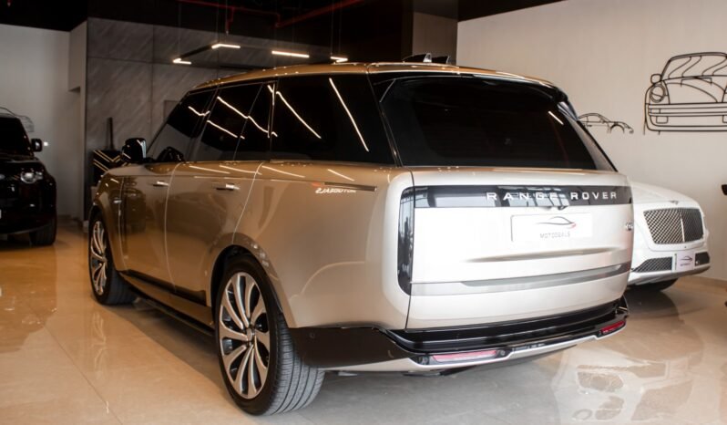 
Land Rover Range Rover Vogue HSE P530 V8 2023 full									