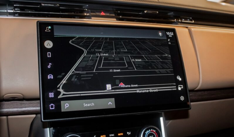 
Land Rover Range Rover Vogue HSE P530 V8 2023 full									