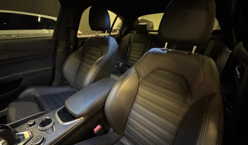 
Alfa Romeo Giulia 2024 full									