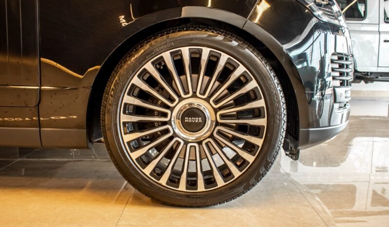 
Land Rover Range Rover Vogue Supercharged 2022 full									