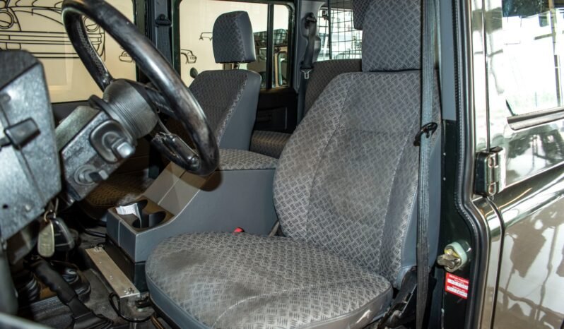 
Land Rover Defender 110 2005 full									