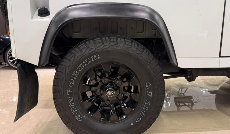 
Land Rover Defender 2011 full									