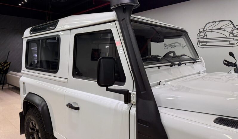 
Land Rover Defender 2011 full									