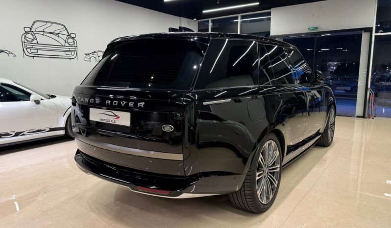 
Land Rover Range Rover HSE P530 V8 2023 full									