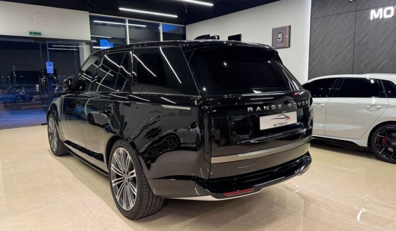 
Land Rover Range Rover HSE P530 V8 2023 full									