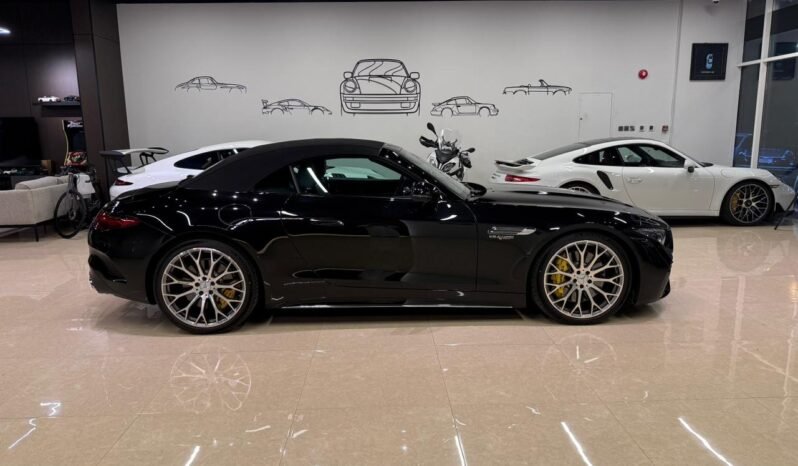 
Mercedes-Benz SL63 AMG 2023 full									