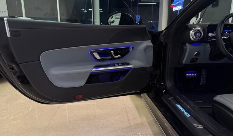 
Mercedes-Benz SL63 AMG 2023 full									