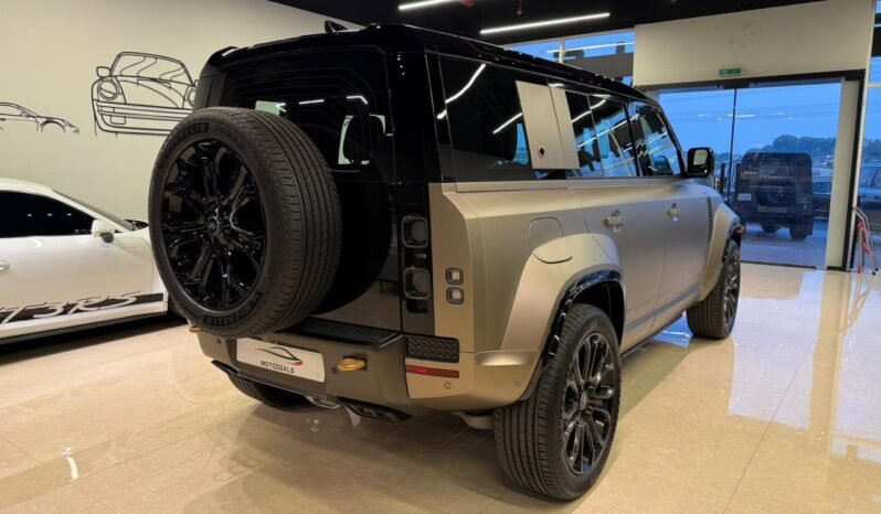 
Land Rover Defender 110 Octa 2025 full									
