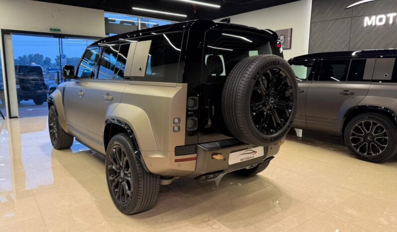 
Land Rover Defender 110 Octa 2025 full									