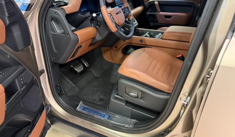 
Land Rover Defender 110 Octa 2025 full									