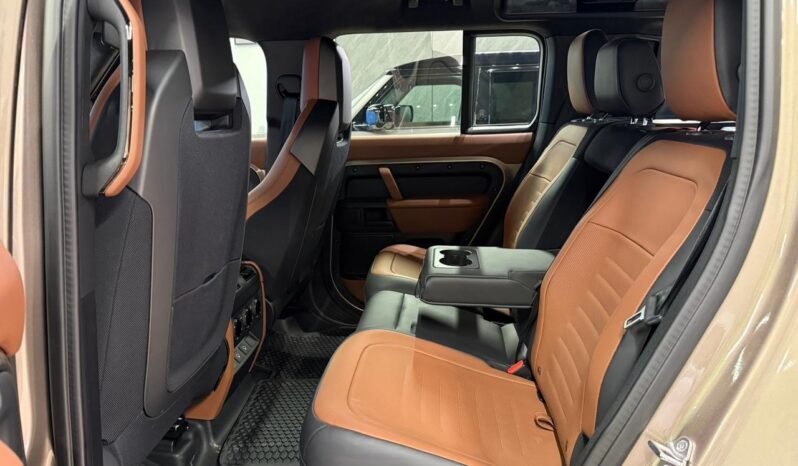 
Land Rover Defender 110 Octa 2025 full									