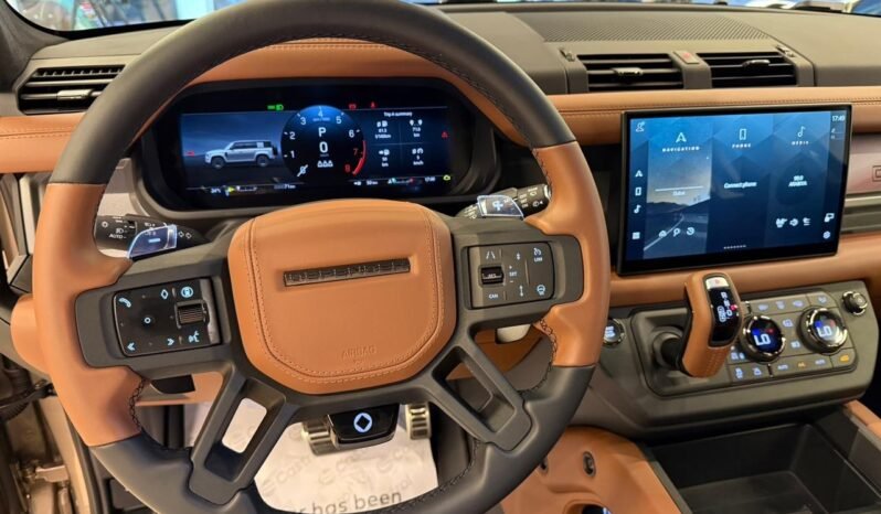 
Land Rover Defender 110 Octa 2025 full									