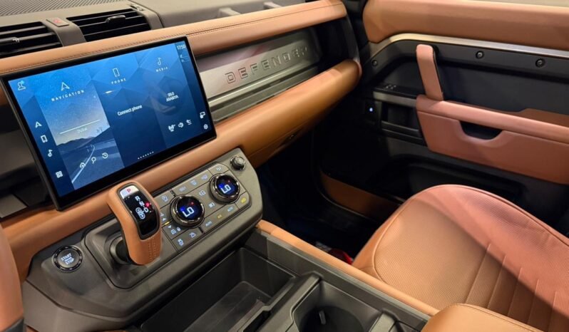 
Land Rover Defender 110 Octa 2025 full									