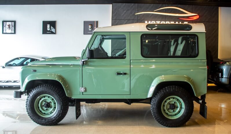 
Land Rover Defender Heritage Edition 2016 full									
