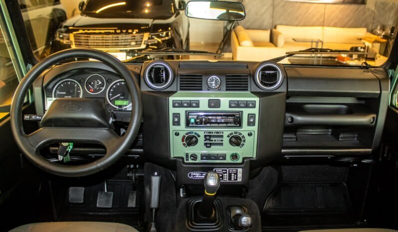 
Land Rover Defender Heritage Edition 2016 full									