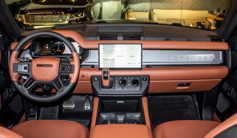 
Land Rover Defender 110 Octa 2025 full									