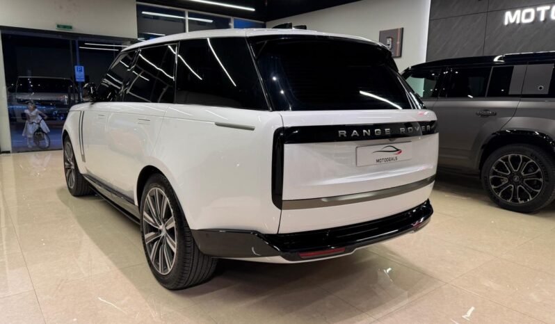 
Land Rover Range Rover Vogue SE P360 2024 full									