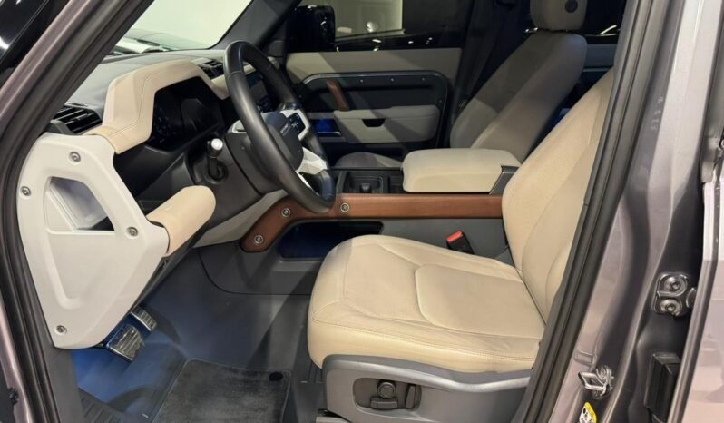 
Land Rover Defender 110 SE (P400) 2023 full									