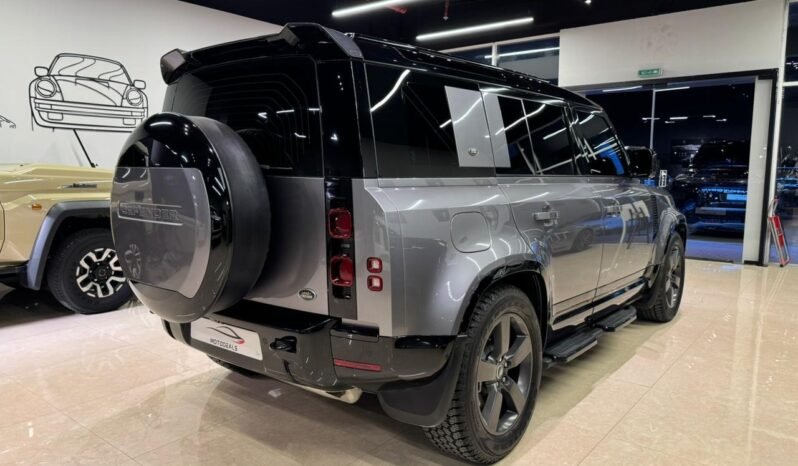 
Land Rover Defender 110 SE (P400) 2023 full									