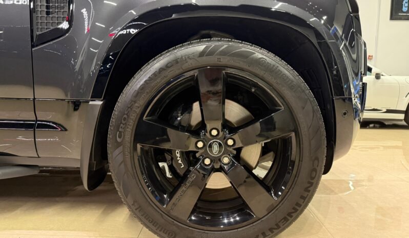 
Land Rover Defender 110 HSE (P400) 2025 full									