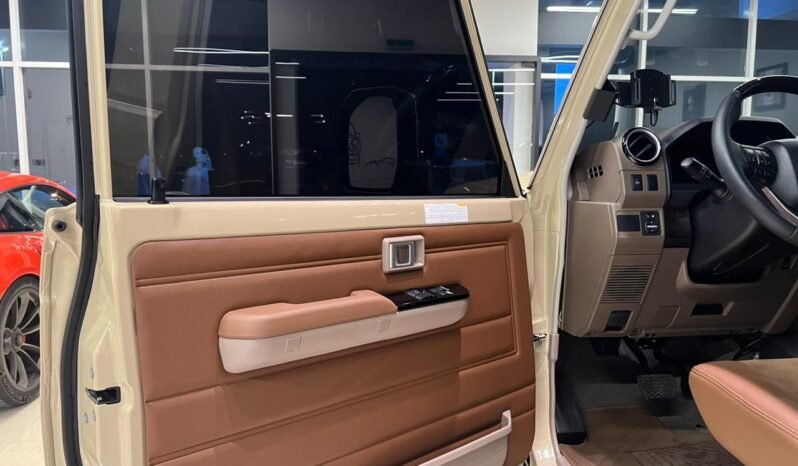 
Toyota Land Cruiser 70 LX 2024 full									