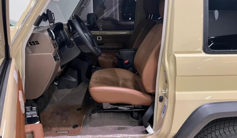 
Toyota Land Cruiser 70 LX 2024 full									