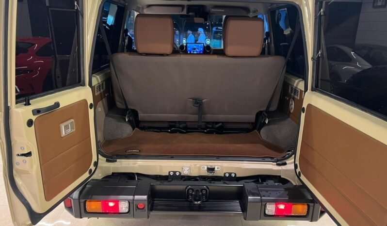 
Toyota Land Cruiser 70 LX 2024 full									