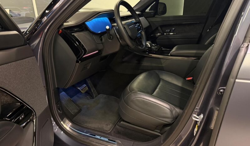 
Land Rover Range Rover Sport P530 First Edition 2023 full									