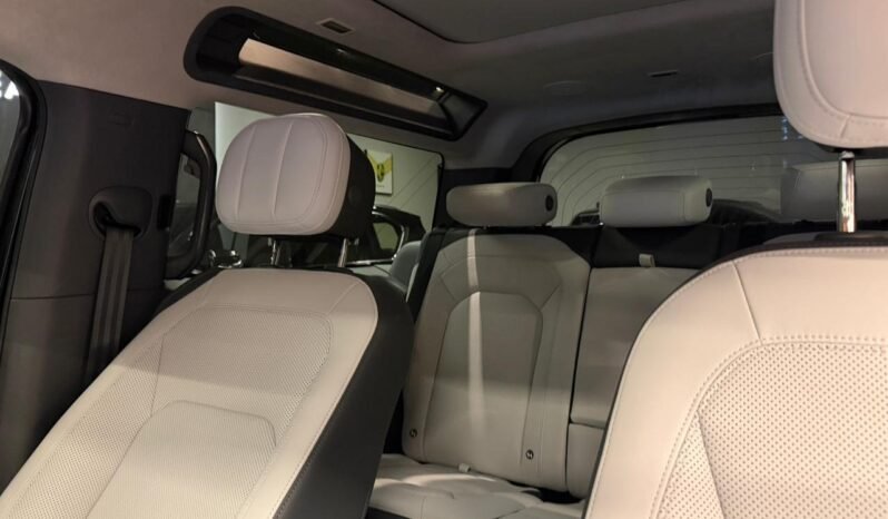 
Land Rover Defender 90 P525 2025 full									