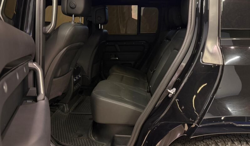 
Land Rover 110 X-Dynamic HSE 2025 full									