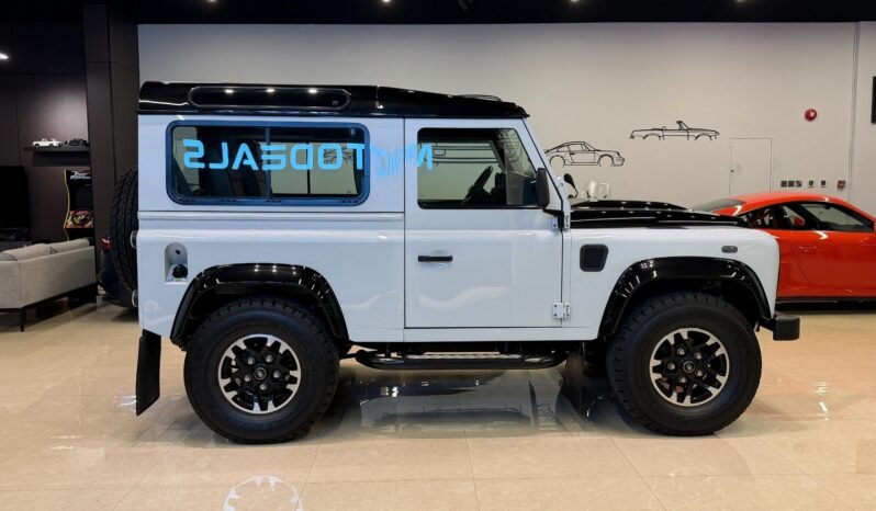 
Land Rover Defender 90 2016 full									