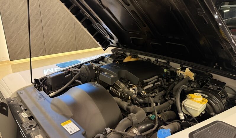 
Land Rover Defender 90 2016 full									