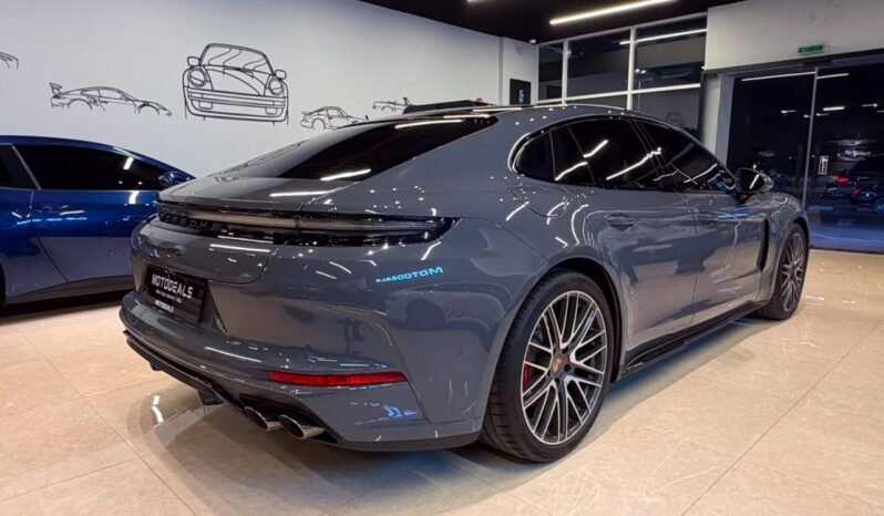 
Porsche Panamera GTS 2025 full									