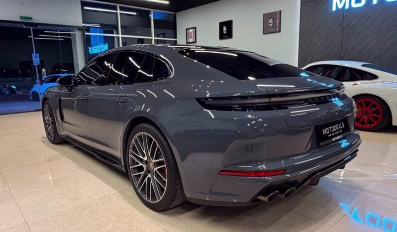 
Porsche Panamera GTS 2025 full									