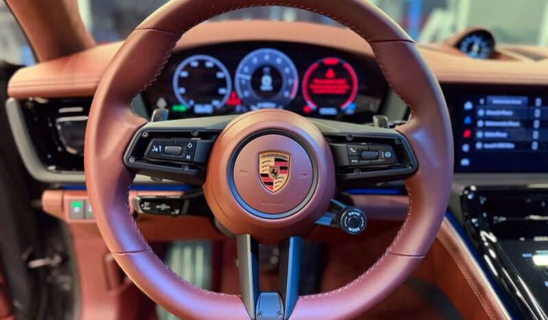 
Porsche Panamera GTS 2025 full									