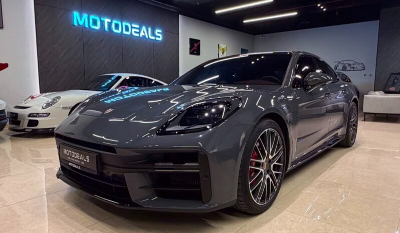 
Porsche Panamera GTS 2025 full									