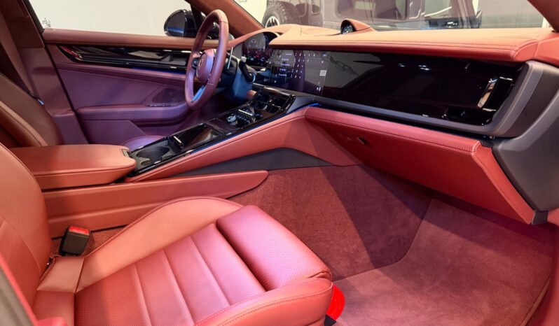 
Porsche Panamera GTS 2025 full									