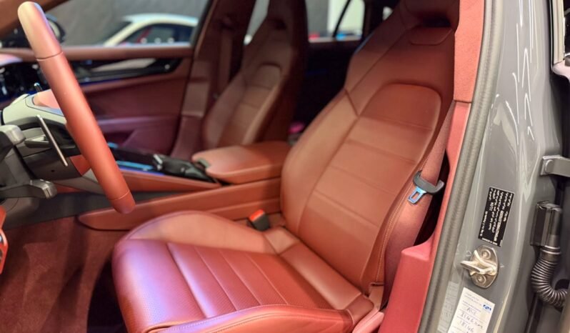
Porsche Panamera GTS 2025 full									