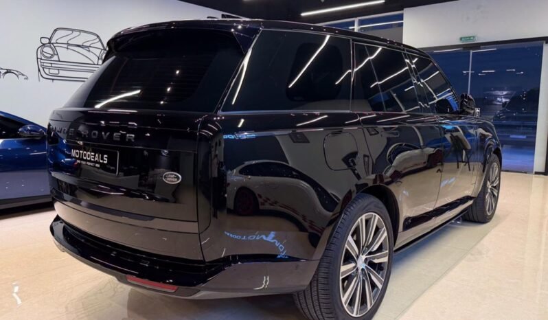 
Land Rover Range Rover HSE P530 2022 full									