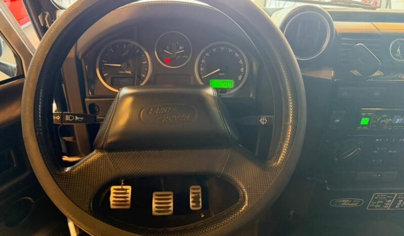 
Land Rover Defender 90 2016 full									