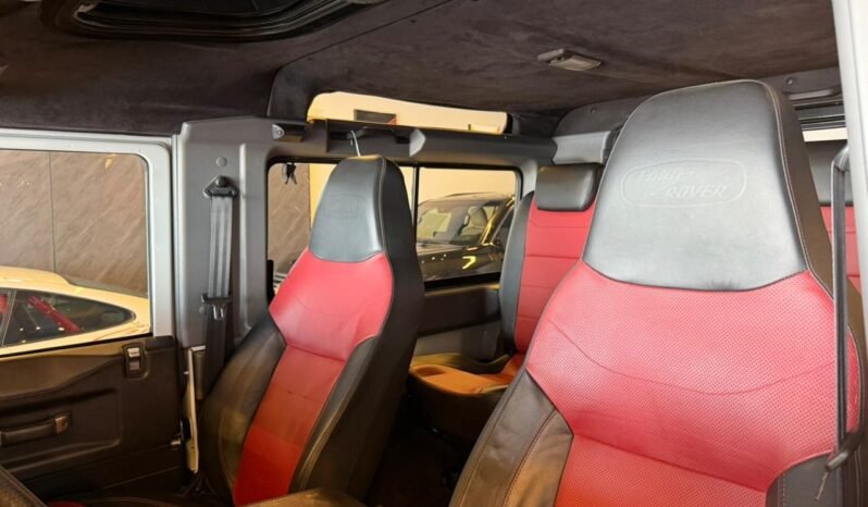 
Land Rover Defender 90 2016 full									